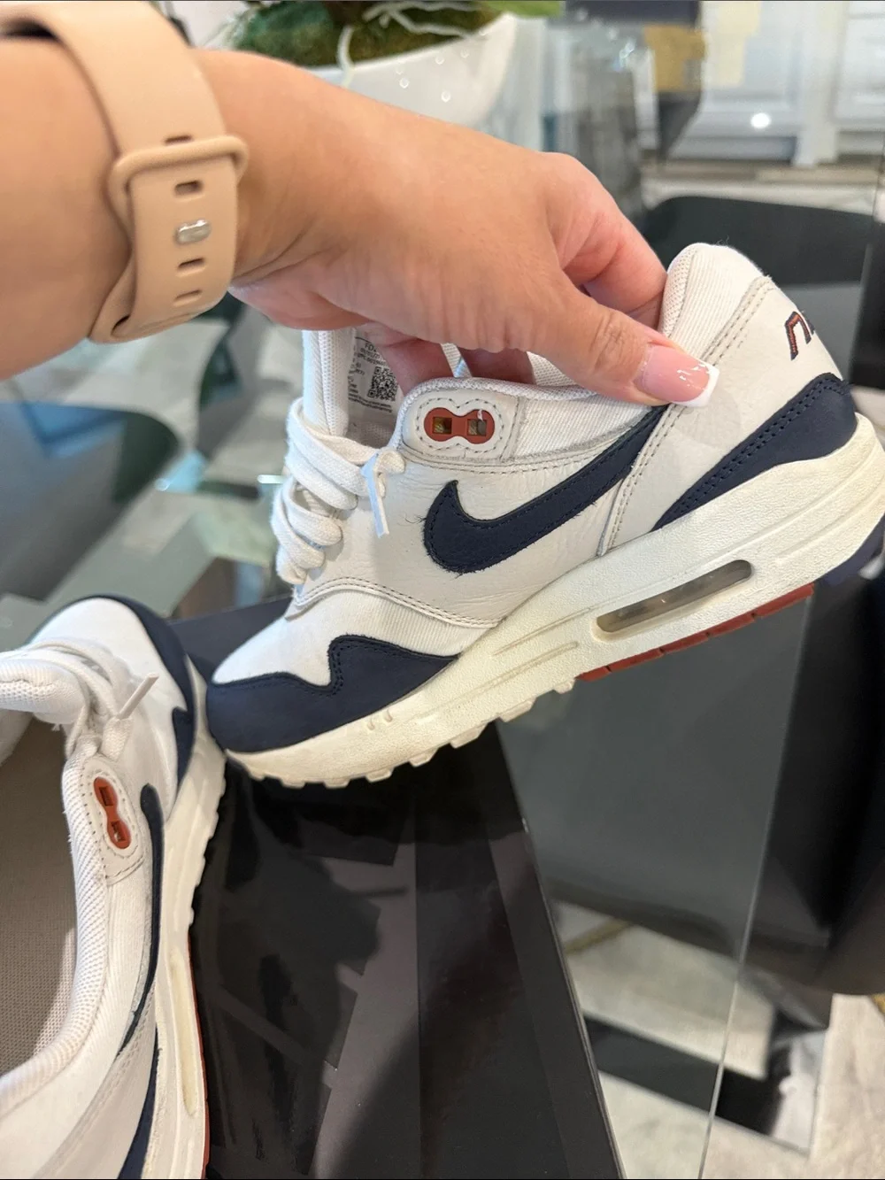 Nike women’s air max 1 lx